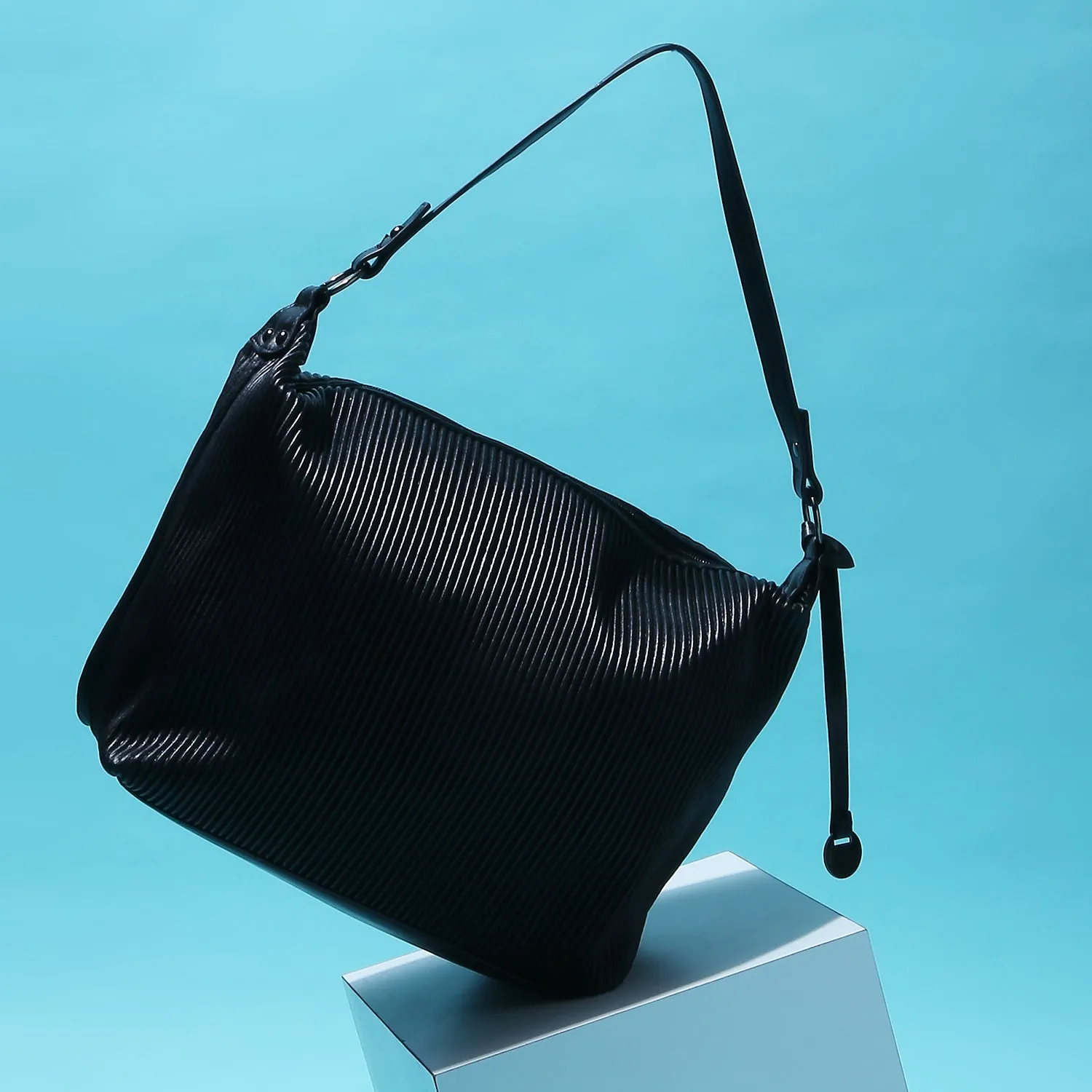 Caprese Symona Hobo Large Black
