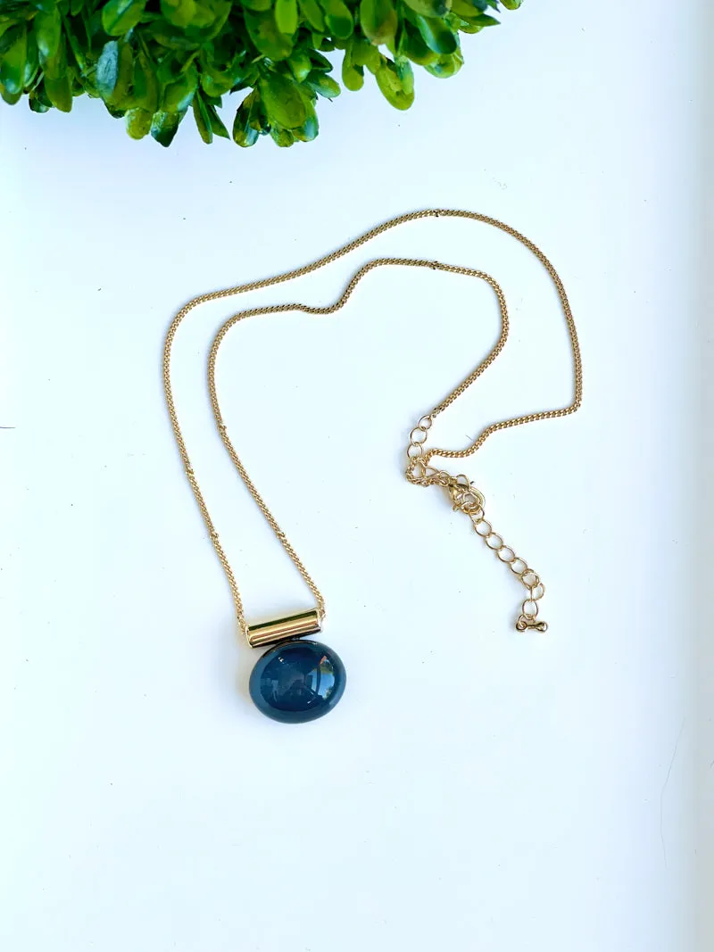 Glistening Pebble Necklace