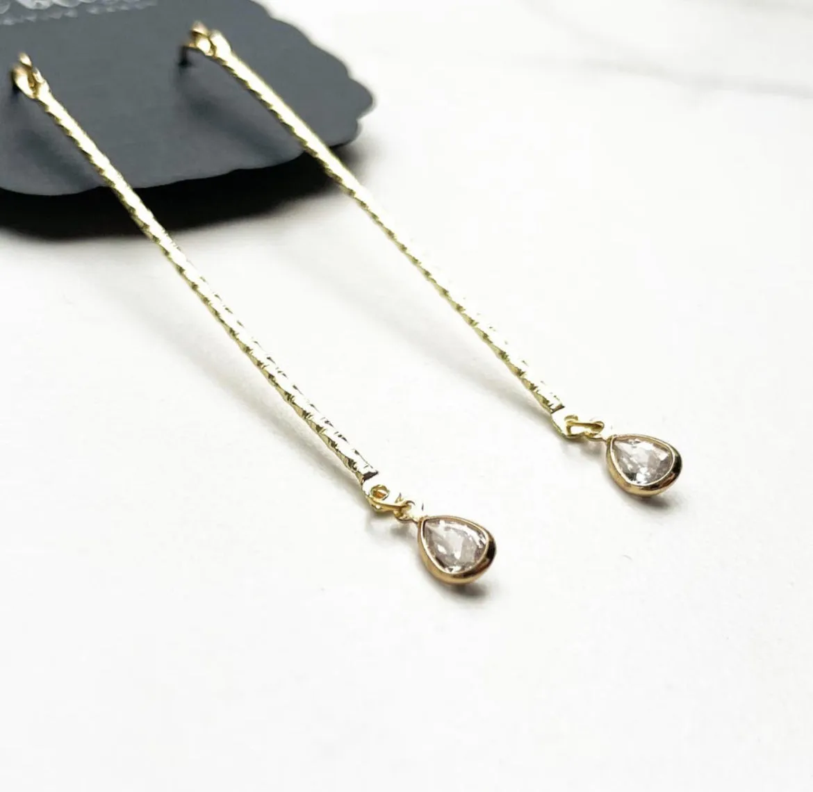 Glistening Tinsel - Dixie Bliss - Dangle Earring