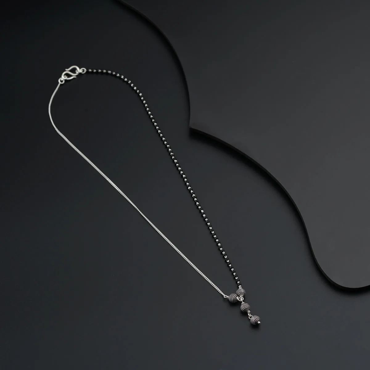 Half & Half : Carved Bead Mangalsutra