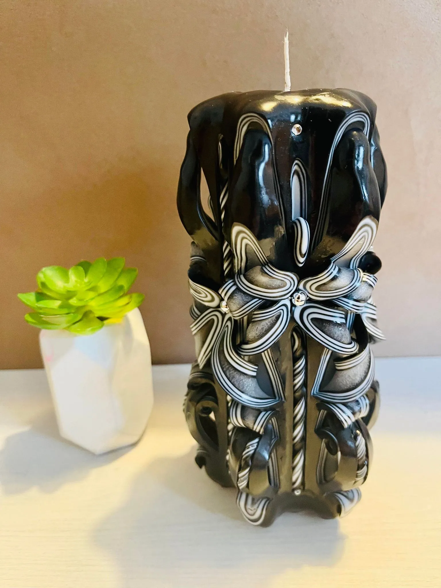 Handmade Carved Candle - Bow Design