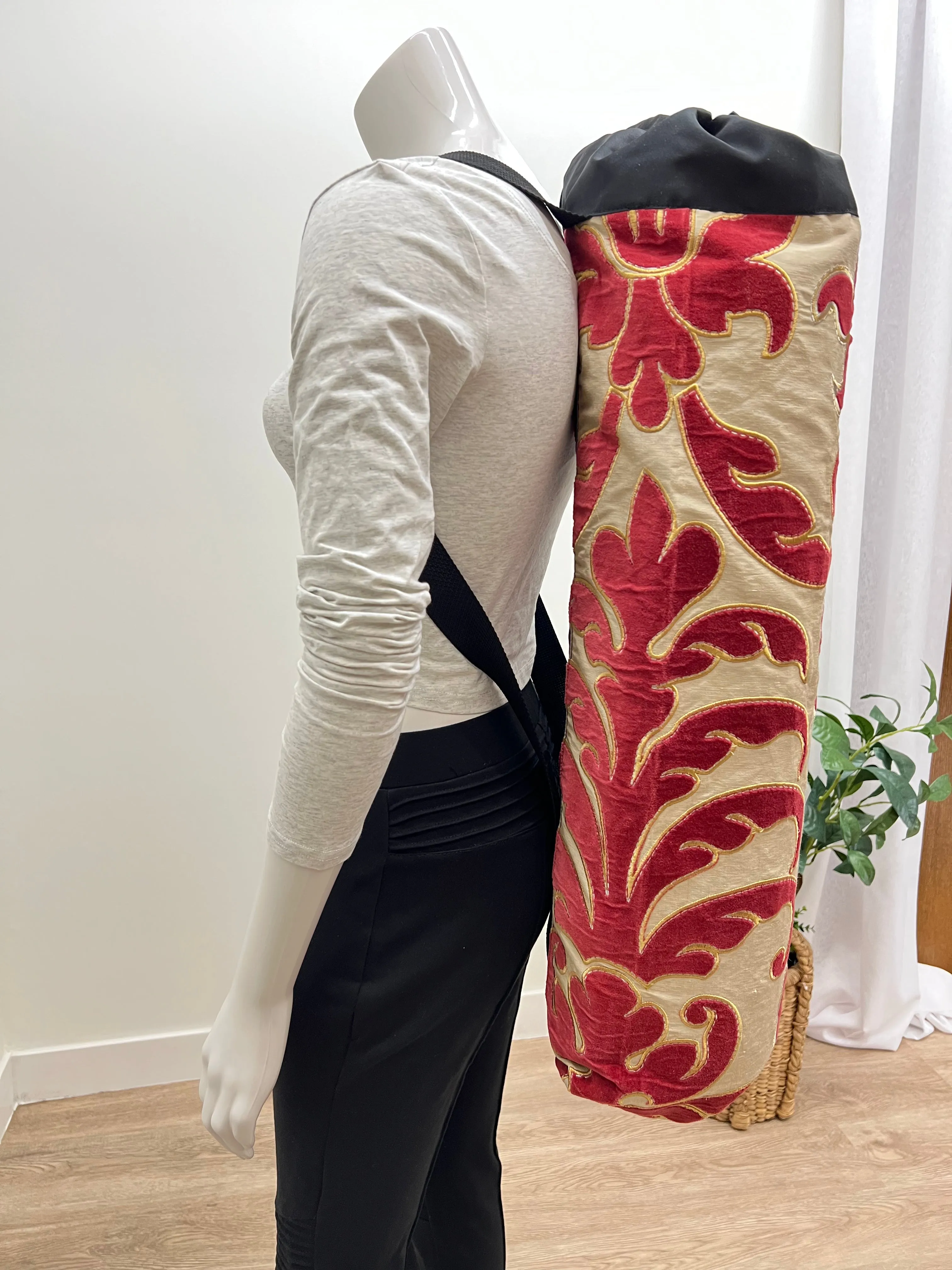 Red Gold Scroll | Red Zipper Yoga Mat Bag