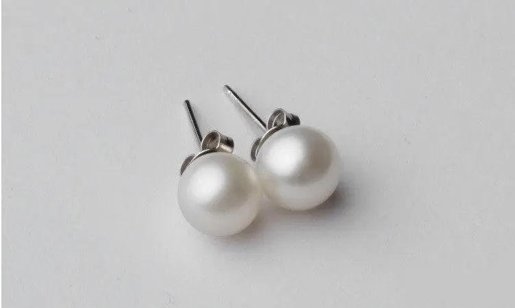 Sea Shell Pearl Stud Earrings
