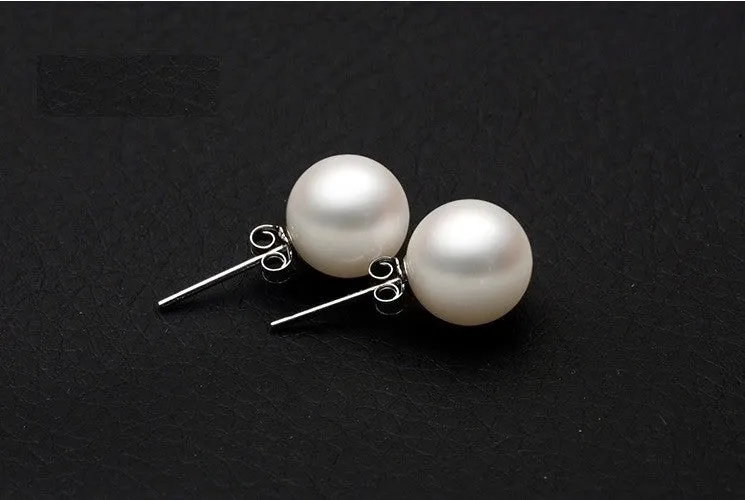 Sea Shell Pearl Stud Earrings