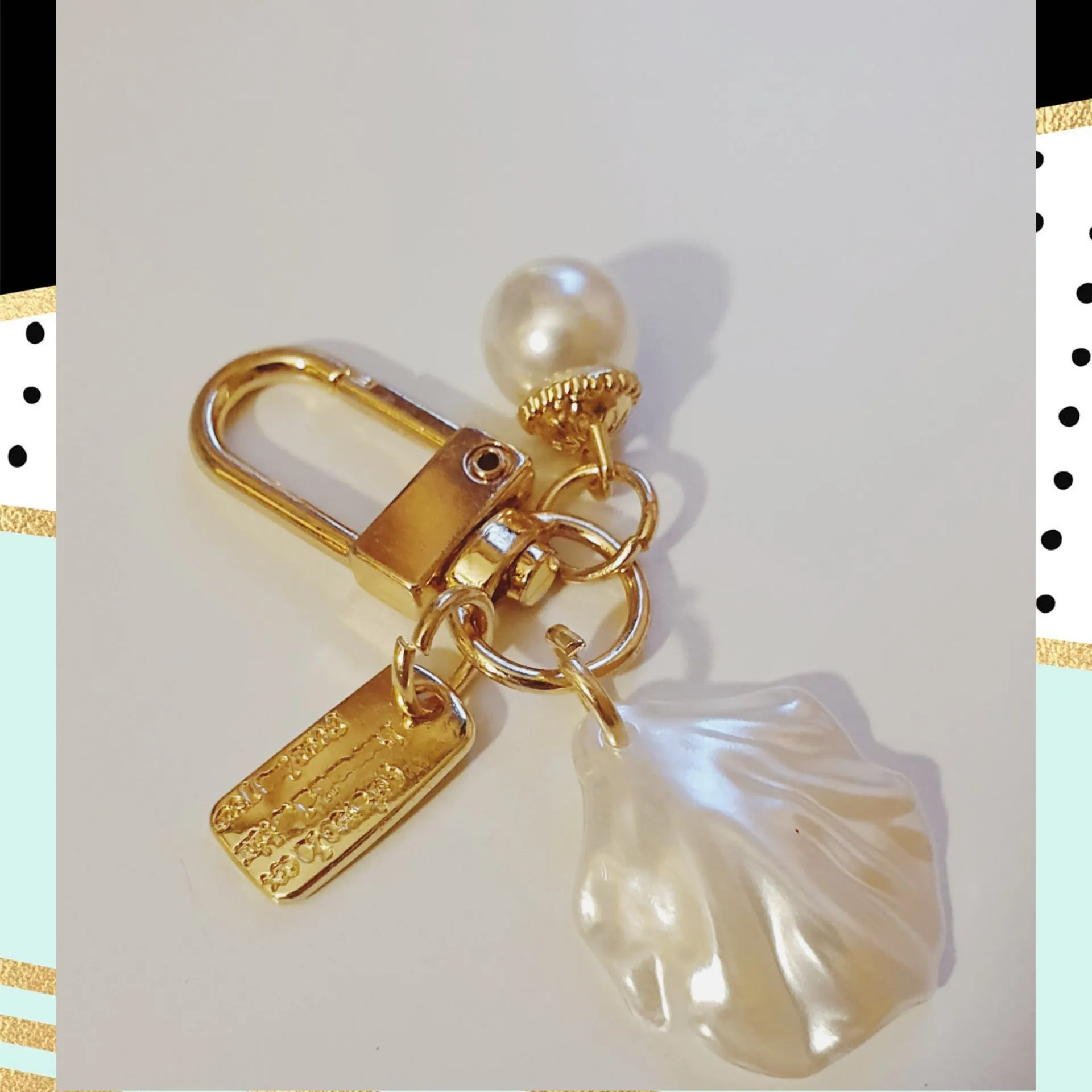 Shell with Pearl design Keychain and Bagcharm