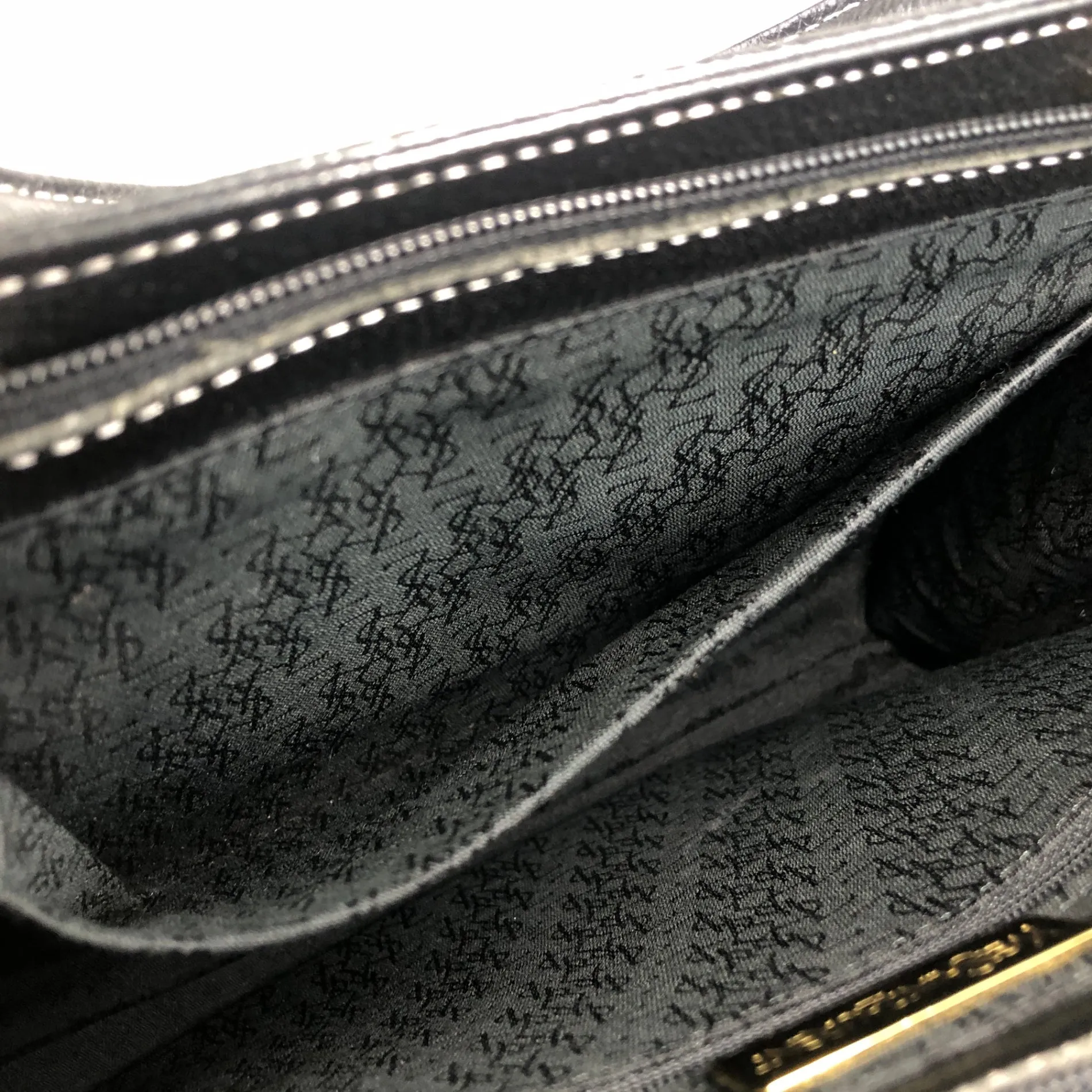 Yves Saint Laurent YSL Logo Cassandra Handbag Black Vintage chw7jf